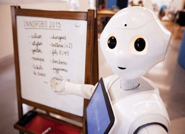 روبوت المشاعر يثير ضجة في اليابان !