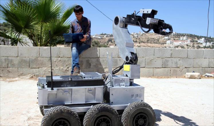 روبوت فلسطيني لتفكيك الاجسام المشبوهة