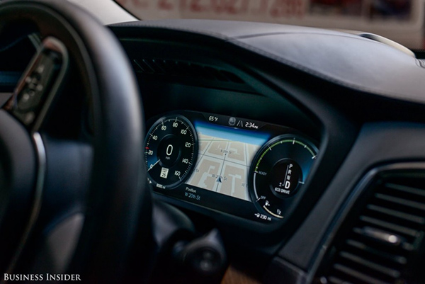 the-center-of-the-gauge-cluster-shows-a-rendering-of-the-navigation-map-as-well-as-the-status-of-any-driver-assistance-technology-in-operation-1024x684