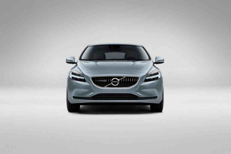 شاهد بالصور فولفو V40 2017 الجديدة