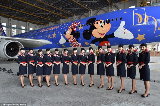 338BC5E100000578-3559186-The_Disney_themed_plane_will_fly_to_and_from_Shanghai_with_more_-a-17_1461674524426