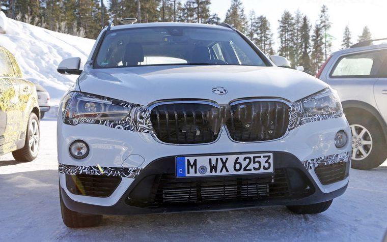 واجهة BMW X1 2017 الهجينة