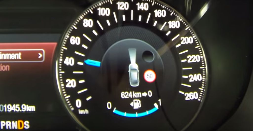 مثبت السرعة الذكي في سيارات فورد
