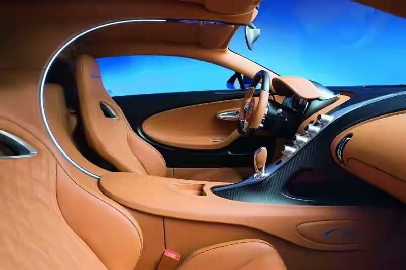  التصميم الداخلي للسيارة بوجاتي تشيرون 2017