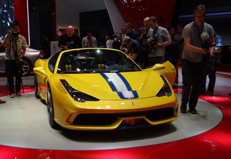 فيراري 458 سبيشيالي 2016 تحمل الوصفة السحرية للسيارات الرياضية