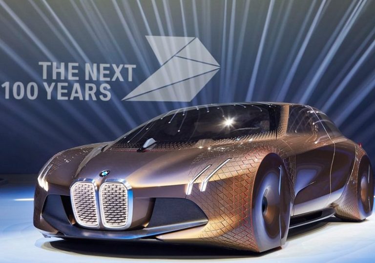 نظرة إلى المستقبل إلى أين سيأخذنا عالم السيارات بحلول 2026