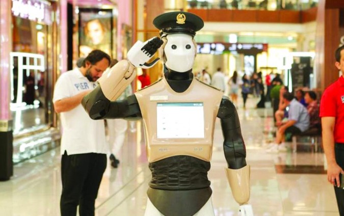 الشرطي الآلي وصلَ إلى دبي 
