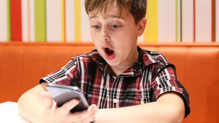 حماية الأطفال من مخاطر الإنترنت بهذه التطبيقات الخمسة – إكتشفها !