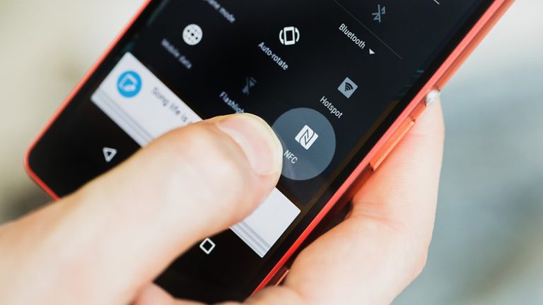 ما هي تقنية NFC وكيف يتم استخدامها ؟ إكتشف التفاصيل الكاملة