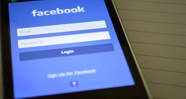 فضيحة Cambridge Analytica لقد حان الوقت لتوديع فيسبوك !