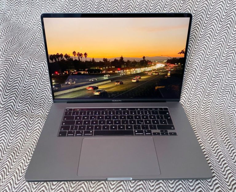 جهاز MacBook Pro