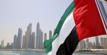 الإقامة الدائمة في الإمارات